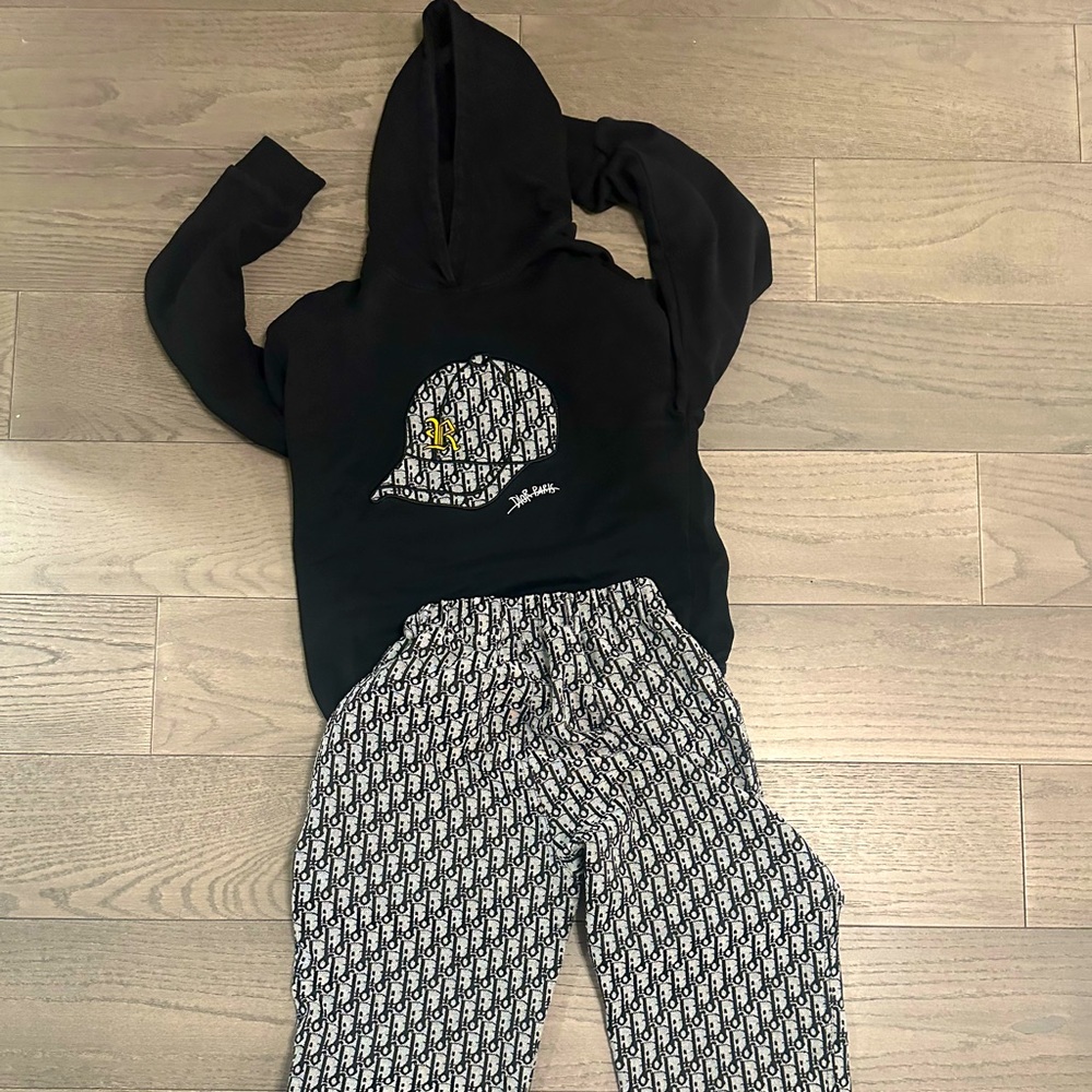 Matching set - Picture 1 of 3